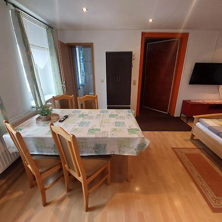 Zur Deutschen Eiche - Fruehstueckspension Und Ferienwohnungen Großschönau Zimmer foto
