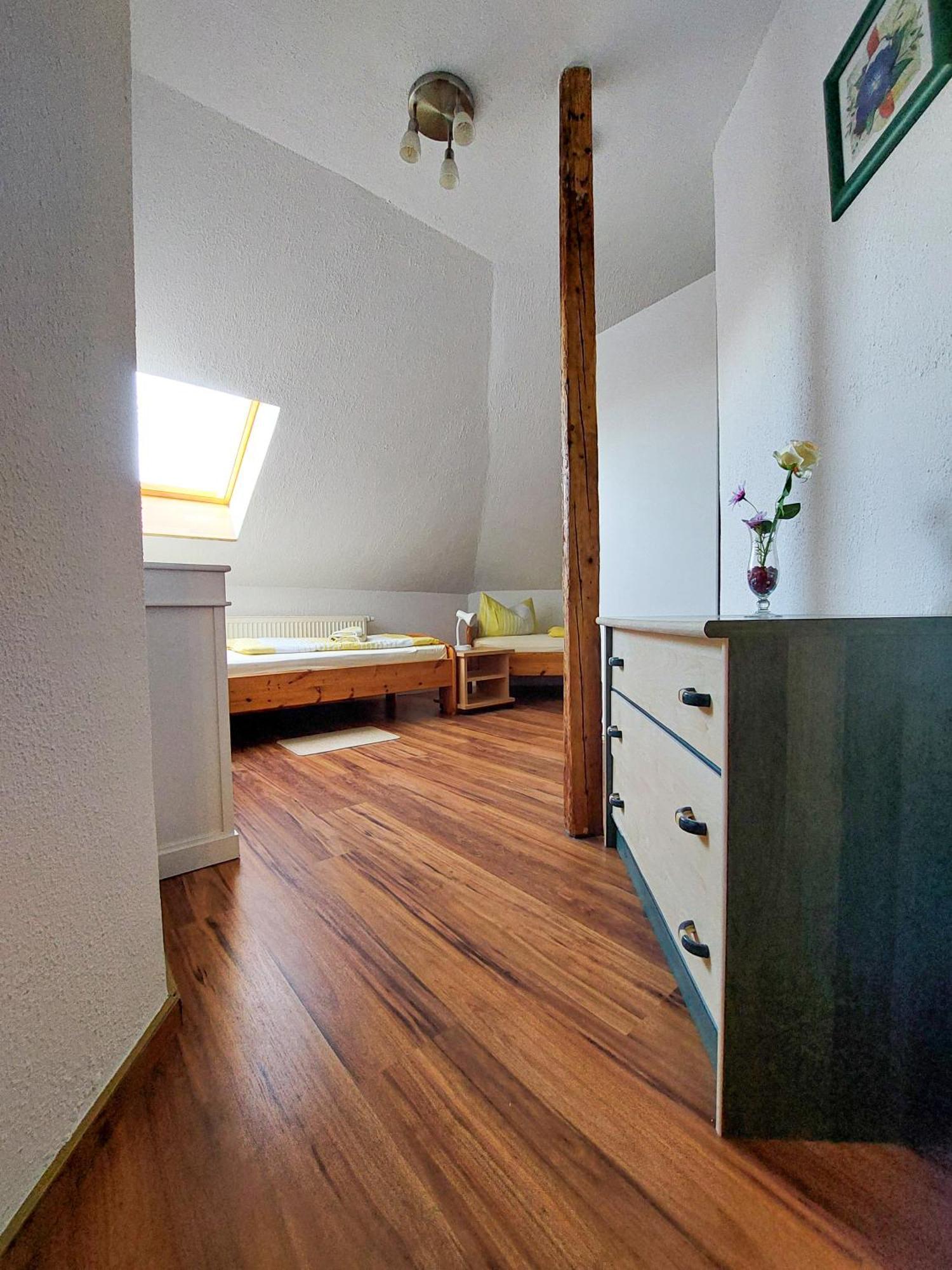 Zur Deutschen Eiche - Fruehstueckspension Und Ferienwohnungen Großschönau Zimmer foto