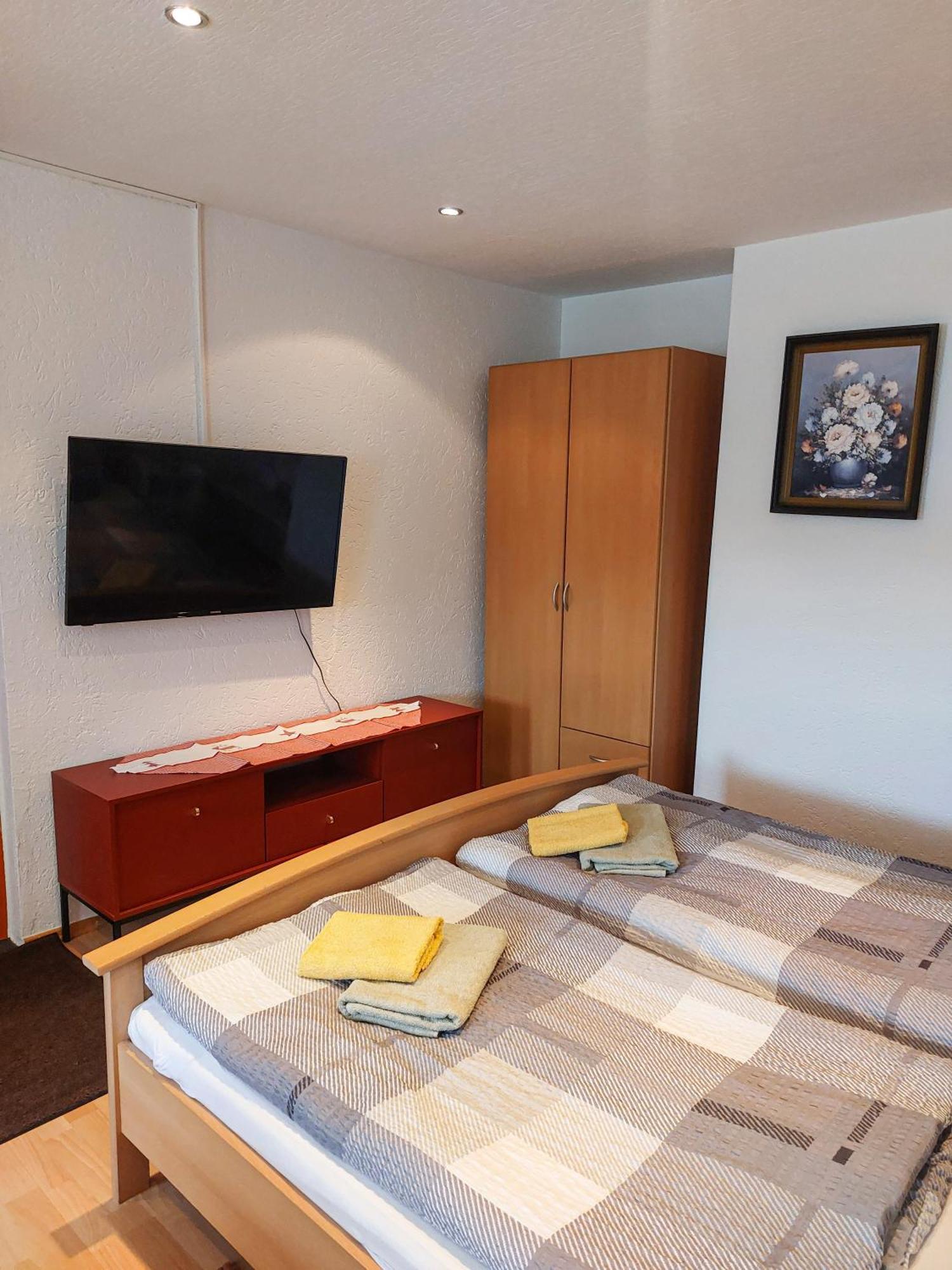 Zur Deutschen Eiche - Fruehstueckspension Und Ferienwohnungen Großschönau Zimmer foto